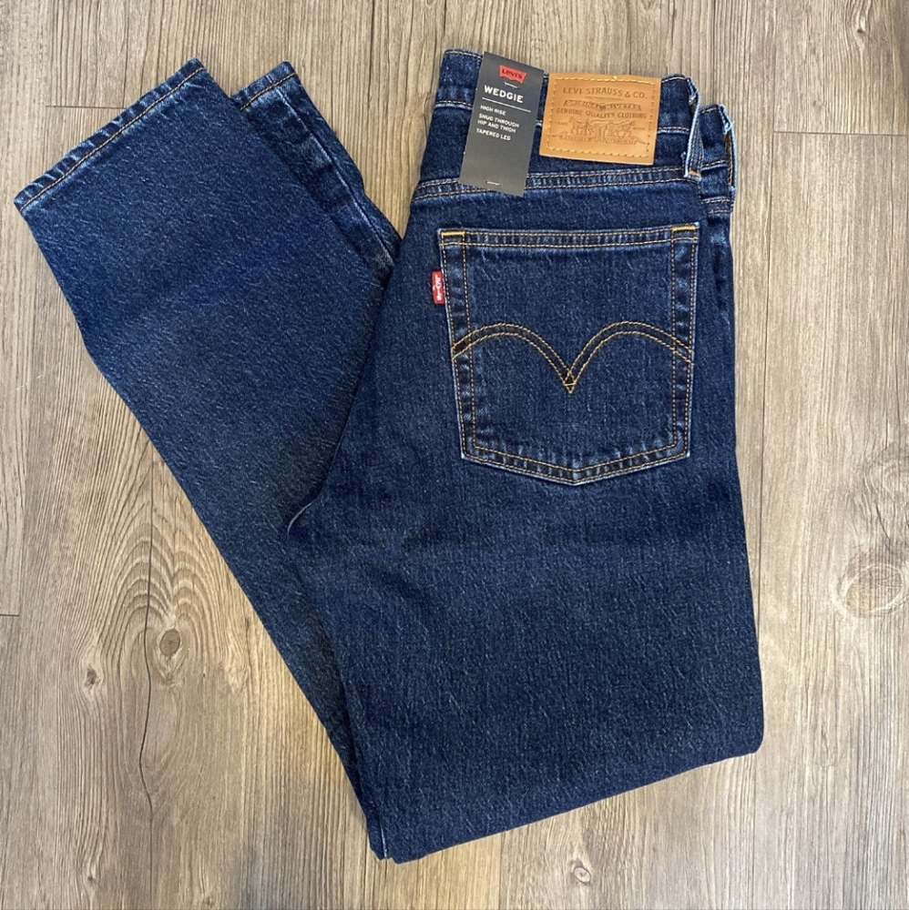 Levi's Wedgie icon dark wash